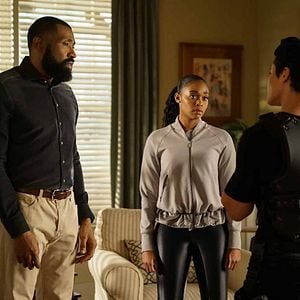 black lightning besetzung black lightning besetzung