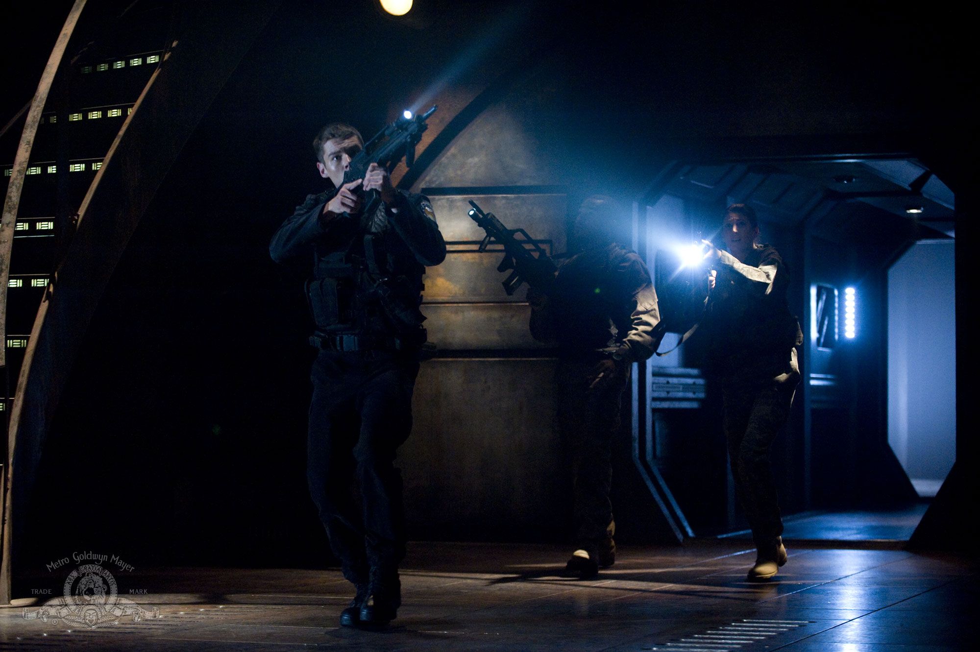 Stargate Universe: Stargate Universe : Bild Brian J. Smith - 87 von 281 ...