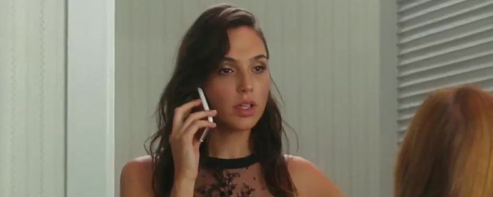 Die Jones Spione Von Nebenan Erster Trailer Zur Agentenkomodie Mit Wonder Woman Gal Gadot Kino News Filmstarts De
