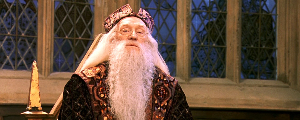 Wird der Sohn des originalen Dumbledore zum jüngeren Zauberer in "Phantastische Tierwesen 2"? Jared Harris äußert sich zur Fan-Kampagne