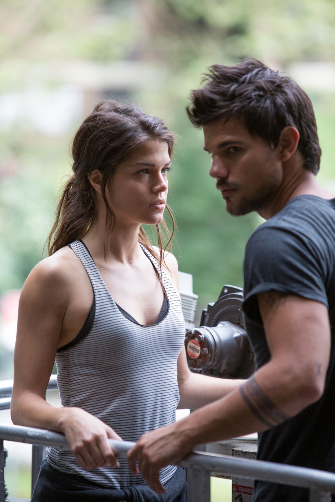 Bild Zu Taylor Lautner Tracers Bild Marie Avgeropoulos Taylor Lautner Filmstarts De