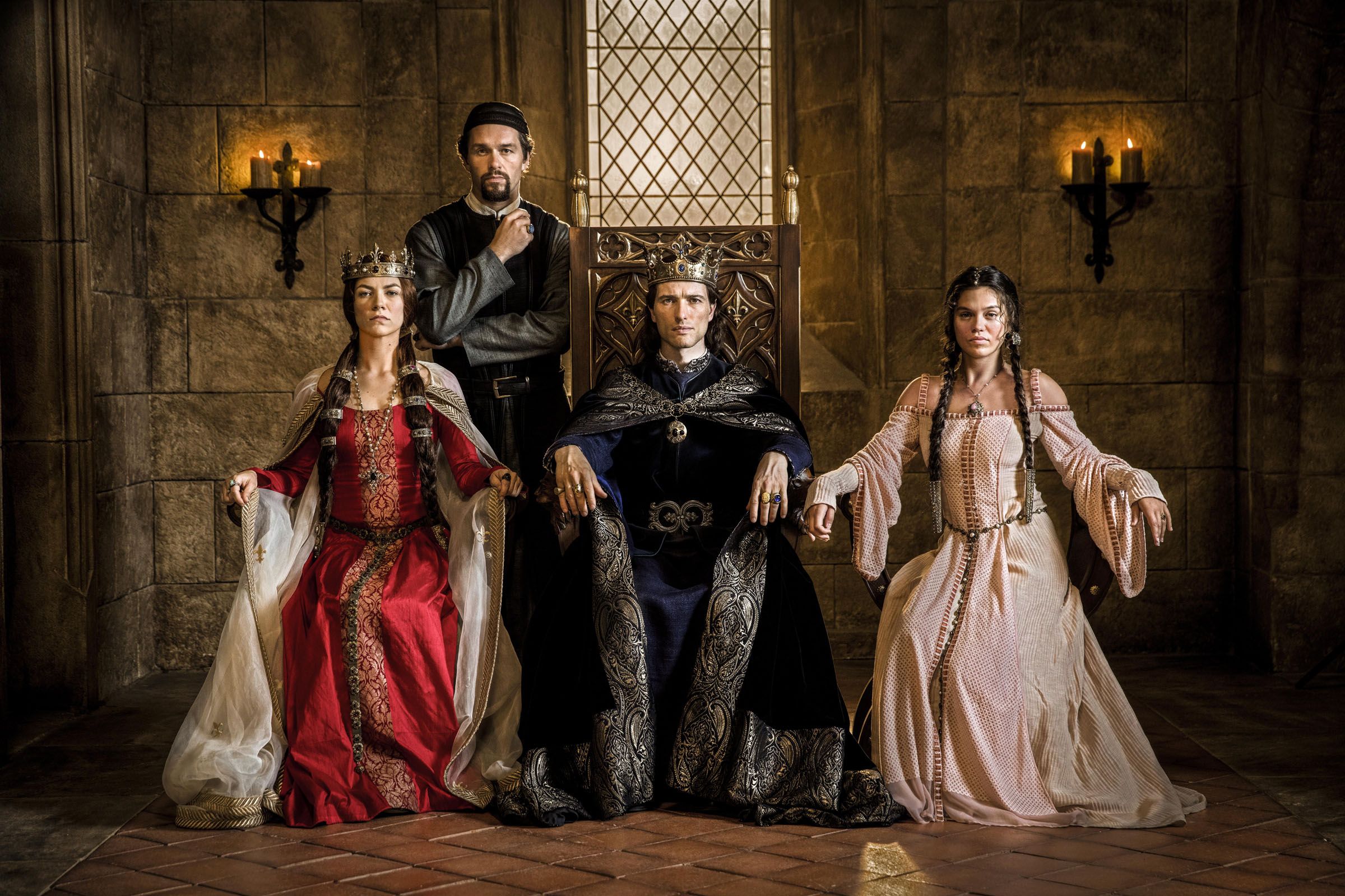 Knightfall Bild Ed Stoppard, Olivia Ross, Sabrina Bartlett, Tom Cullen