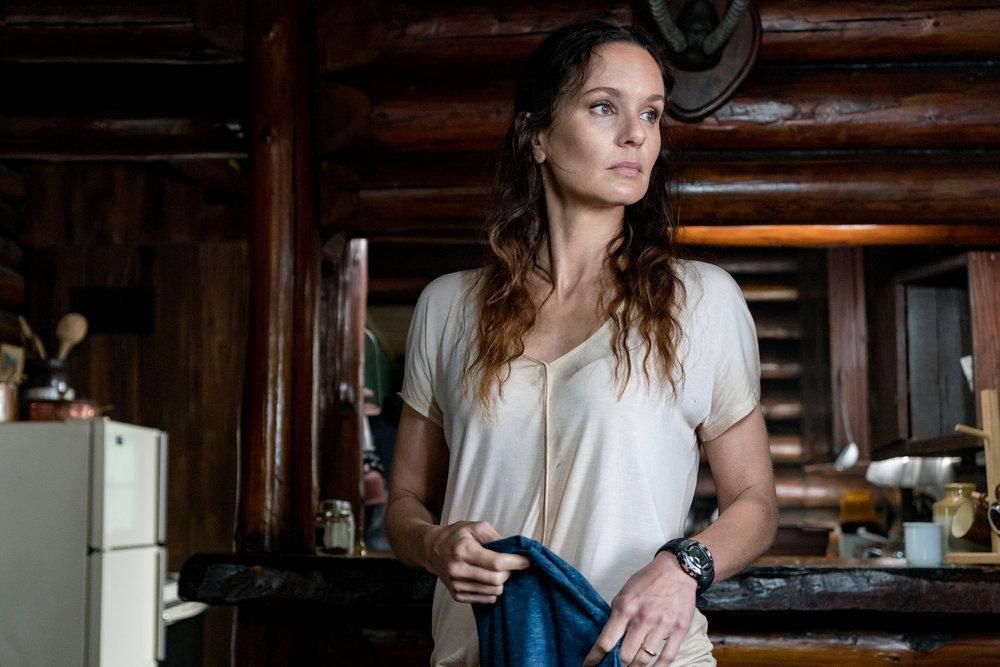 Colony Bild Sarah Wayne Callies Von Filmstarts De