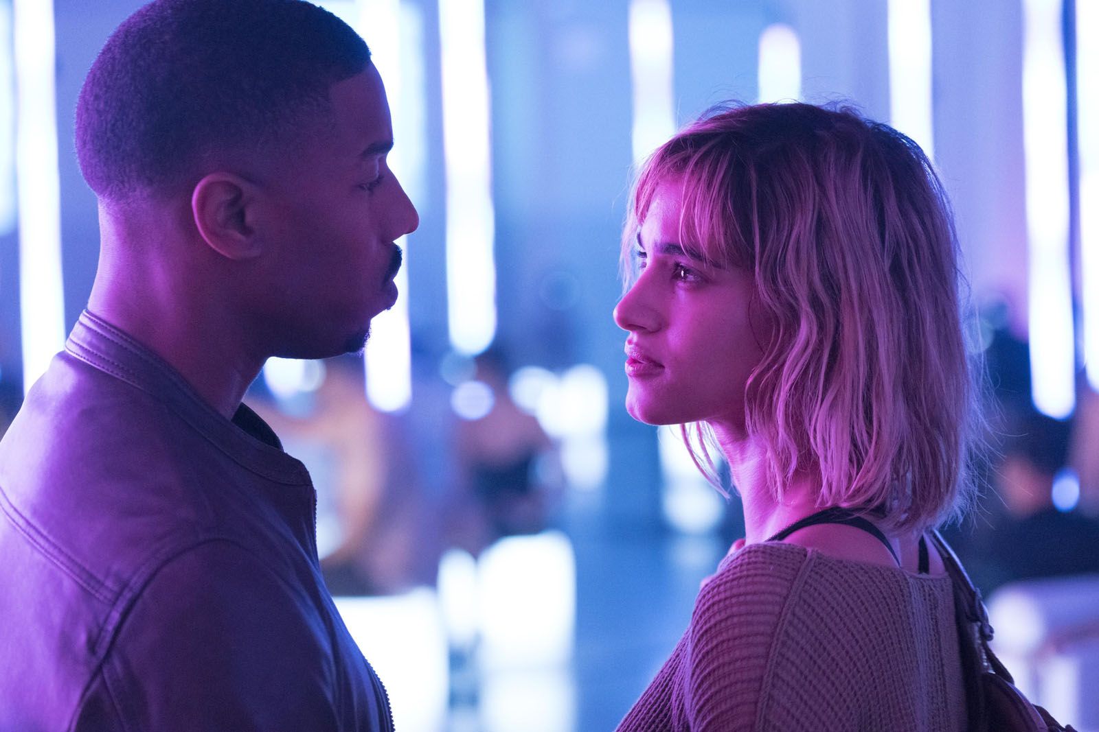 Bild Zu Michael B Jordan Fahrenheit 451 Wissen Ist Eine Gefahrliche Sache Bild Michael B Jordan Sofia Boutella Filmstarts De