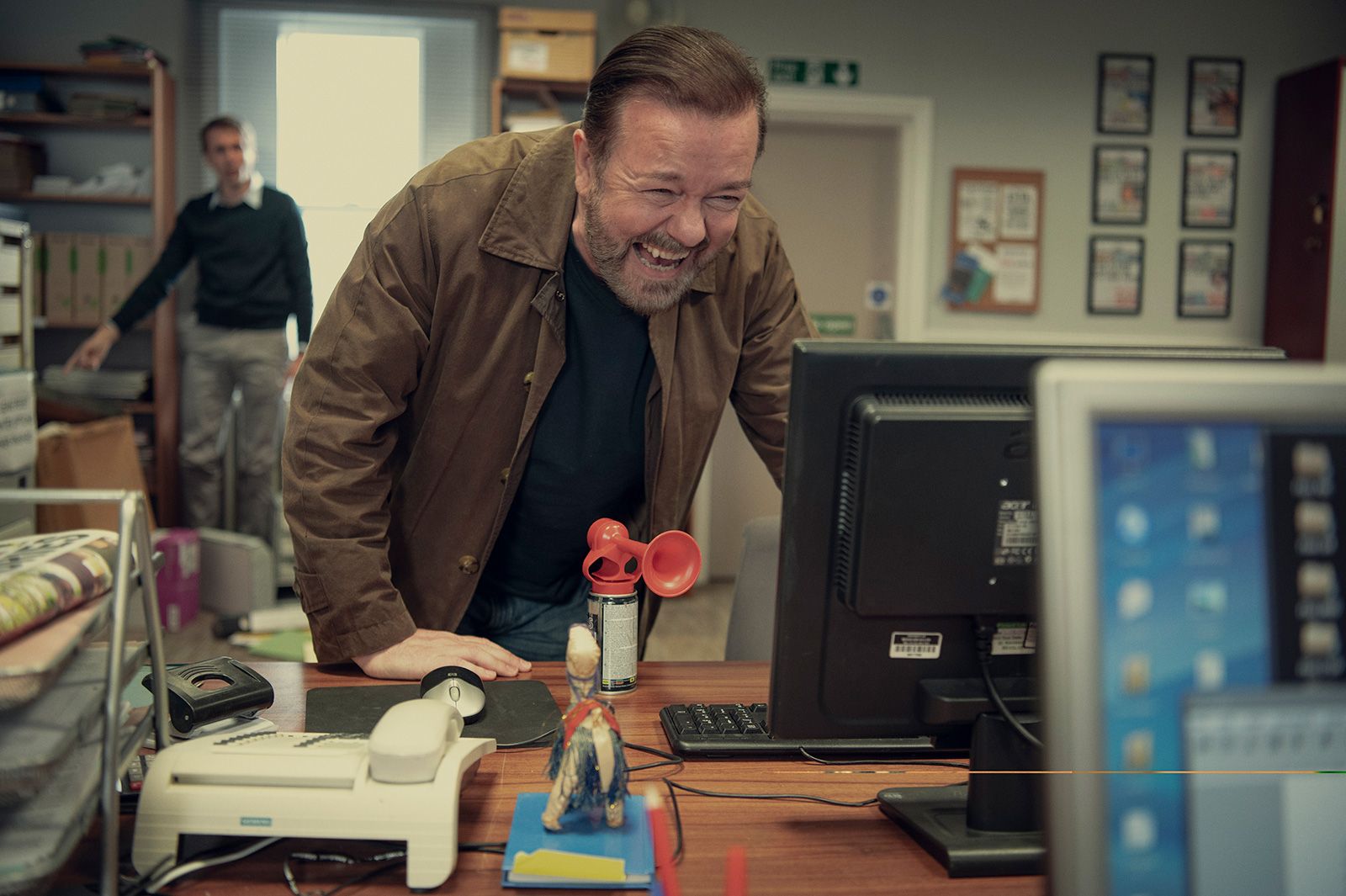 After Life Bild Ricky Gervais Von Filmstarts De