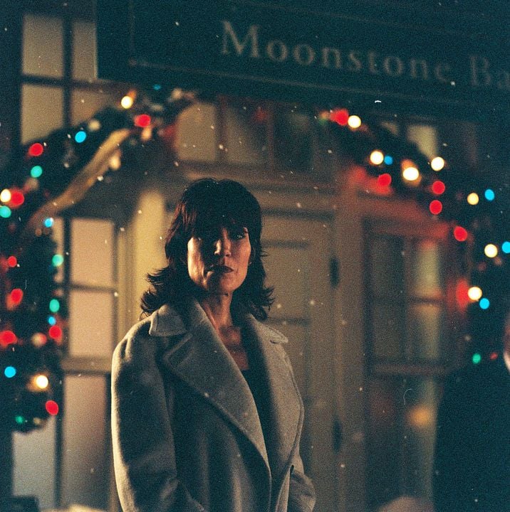 Bild Von When Angels Come To Town Bild 5 Auf 7 Filmstarts De Max and another angel come to complete a mission involving a mysterious box that had been lost for decades and they must do it before christmas.