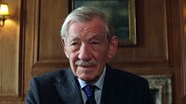 Ian McKellen will Helen Mirren ausnehmen: Trailer zum Thriller "The Good Liar" Ian McKellen will Helen Mirren ausnehmen: Trailer zum Thriller "The Good Liar"