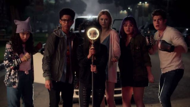 Marvel's Runaways Trailer (2) OV
