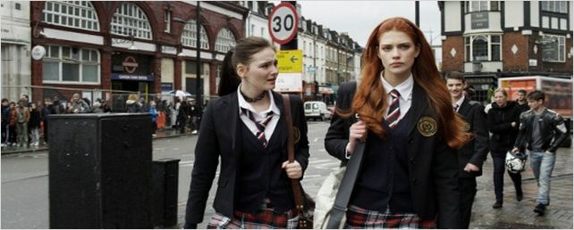 "Rubinrot": Rasanter Trailer zur Verfilmung des Jugendbuch-Bestsellers + neue Bilder