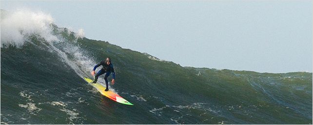 Erster deutscher Trailer zum Surfer-Drama "Mavericks" mit Gerard Butler