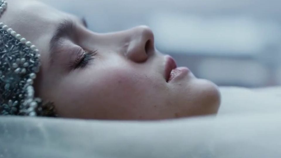 Dragon Love Is a Scary Tale Trailer (2) OV FILMSTARTS.de Dragon Love Is a Scary Tale Trailer (2) OV FILMSTARTS.de