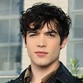 Bilder Ethan Peck