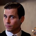 Bilder Rob James-Collier