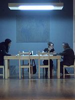 Poster der I Tehni Katastrefei: Back Held Hands