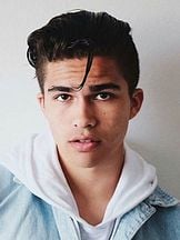 foto von Alex Aiono