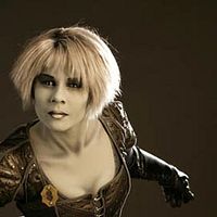 Bilder Gigi Edgley