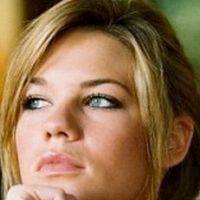 Bilder Courtney Hope