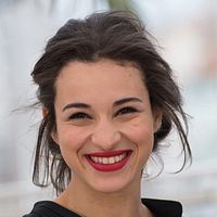 Bilder Camélia Jordana