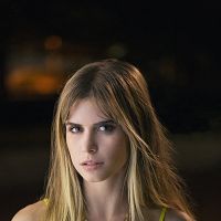 Bilder Carlson Young