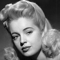 Bilder Mary Beth Hughes