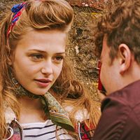 Bilder Sophie Simnett