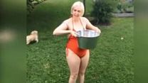 Bild von ALS Ice Bucket Challenge - Lena Dunham