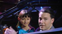 Bild von Ben Affleck surprises fans in the Batmobile