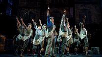 Bild von Newsies - Das Broadway Musical Trailer DF