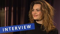 Bild von FILMSTARTS-Interview zu "Tiger Girl" mit Ella Rumpf und Jakob Lass (FILMSTARTS-Original)