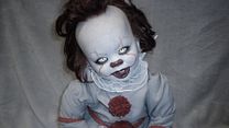 Bild von So creepy ist die Pennywise-Babypuppe