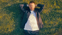 Bild von Alessandro Cattelan: One Simple Question Trailer OmeU