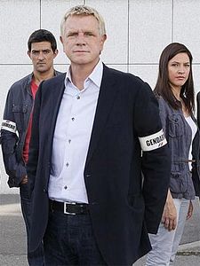 Poster der Serie Crime Scene Riviera Staffel 15