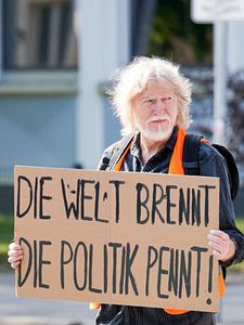 Poster der Serie Aufgestaut Staffel 1