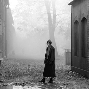 Bilder Das Mädchen mit der Nadel