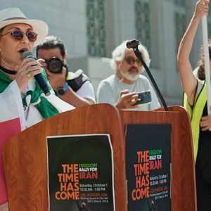 Bilder Googoosh - Made Of Fire