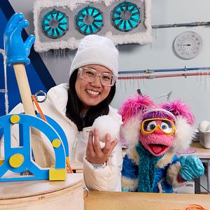 Bilder Frohe Schenknacht mit Elmo und Mark Rober