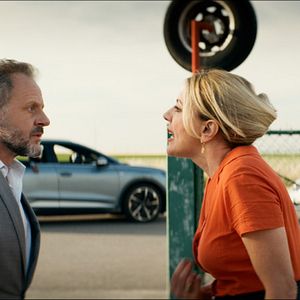 Bilder More Than Strangers