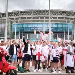 Bilder Das Euro-Finale: Angriff auf Wembley