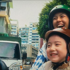 Bilder Left-Handed Girl