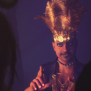 Bilder Schirkoa: In Lies We Trust