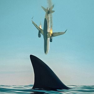 Bilder Deep Water: Umringt von Haien