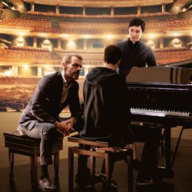 Bilder Der Klavierspieler vom Gare du Nord