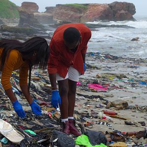 Bilder Buy Now: The Shopping Conspiracy