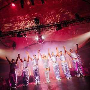 Bilder Infinite Icon: A Visual Memoir