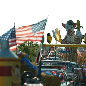 Bilder Clown In A Cornfield