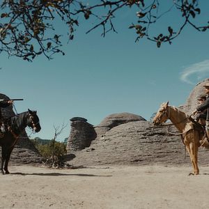 Bilder The Dead Don't Hurt