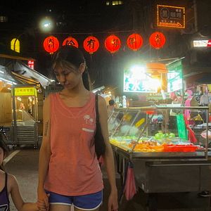 Bilder Left-Handed Girl