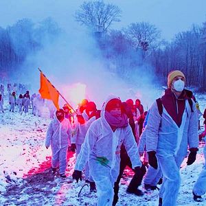 Bilder System Change – A Story of Growing Resistance