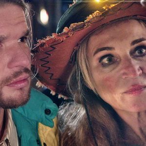 Bilder Broke. Alone. A Kinky Love Story