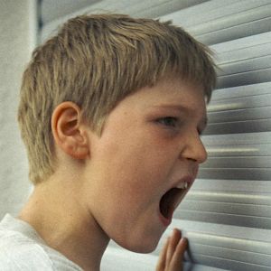 Bilder Mit der Faust in die Welt schlagen